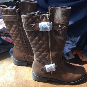 Girls boot new with box
